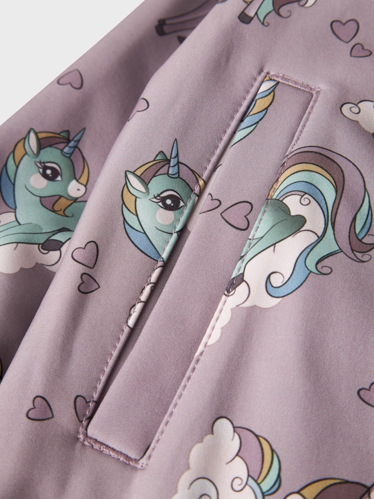 NAME IT NmfAlfa softshellhaalari softshellvälikausihaalari fleecevuorella Purple Dove Unicorns - Image 4