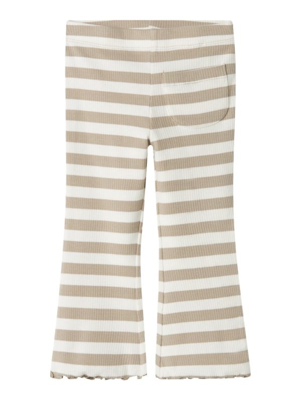 NAME IT NmfTaia slim bootcut pant ribbihousut leveälahkeiset taskulla Pure Cashmere Cloud Dancer