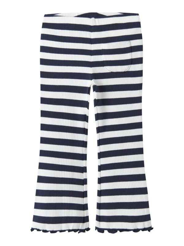 NAME IT NmfTaia slim bootcut pant ribbihousut leveälahkeiset taskulla Navy Blazer Cloud Dancer